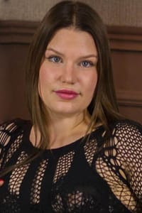 Adela – Tall, Curvy, and Moving With Graceful Confidence